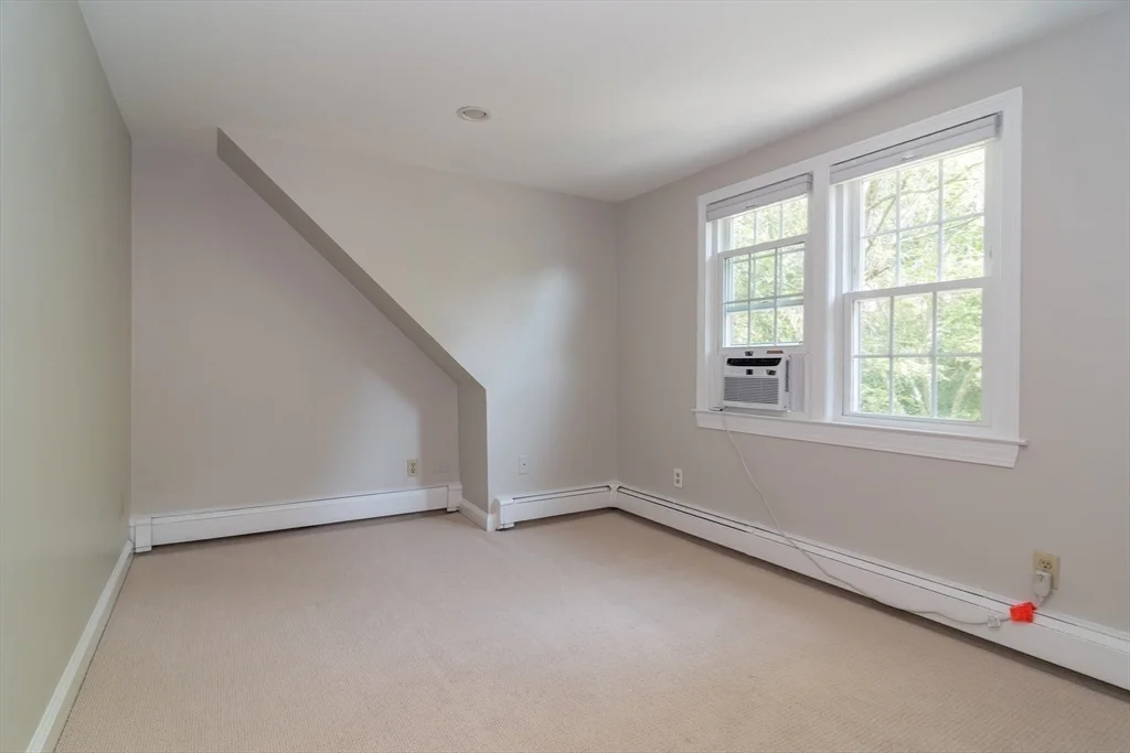 15 Charles St, Natick