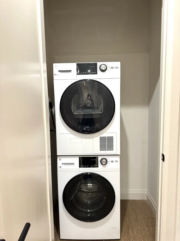 100 Lincoln, Brighton