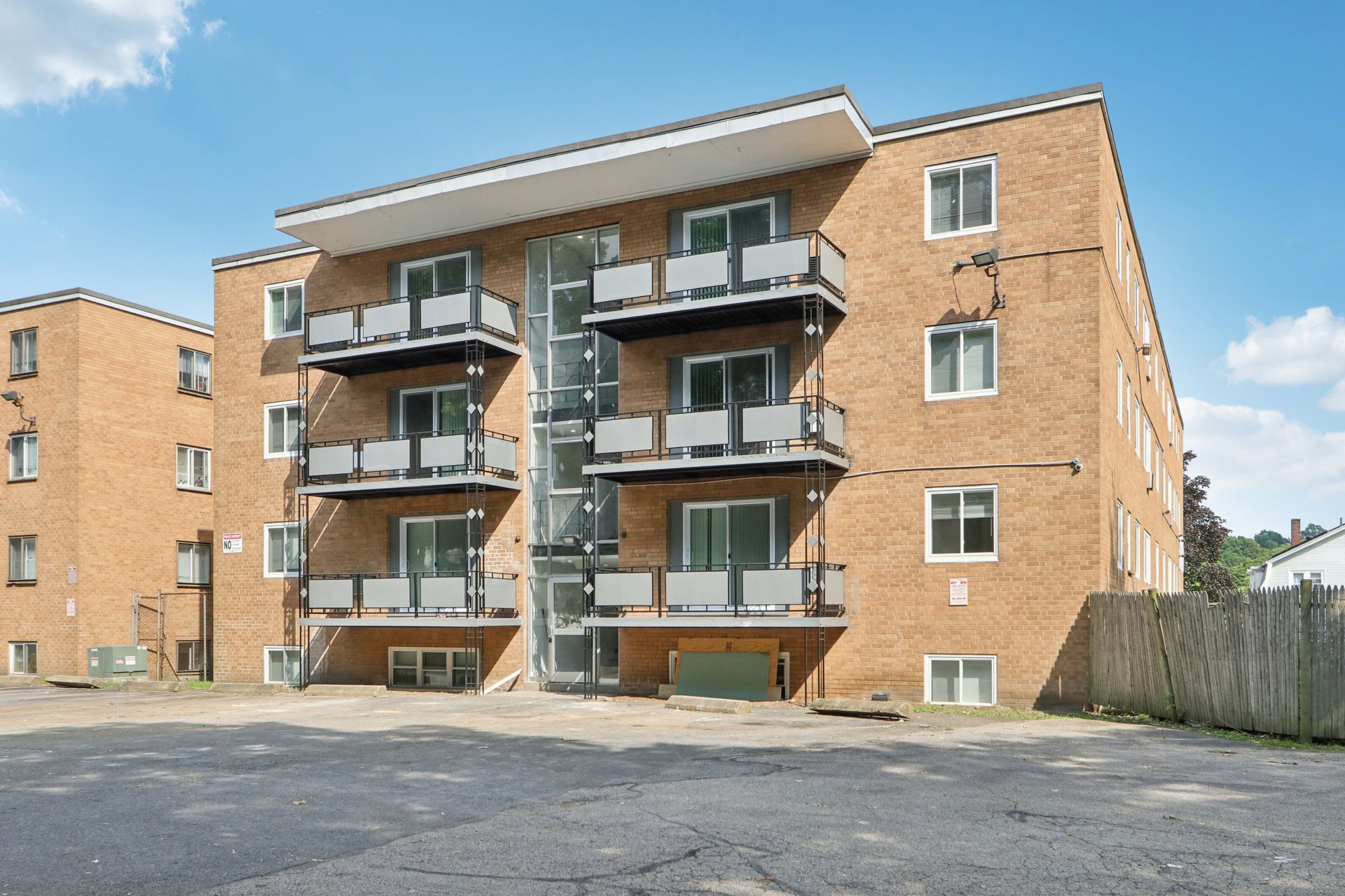 1045 River St, Hyde Park