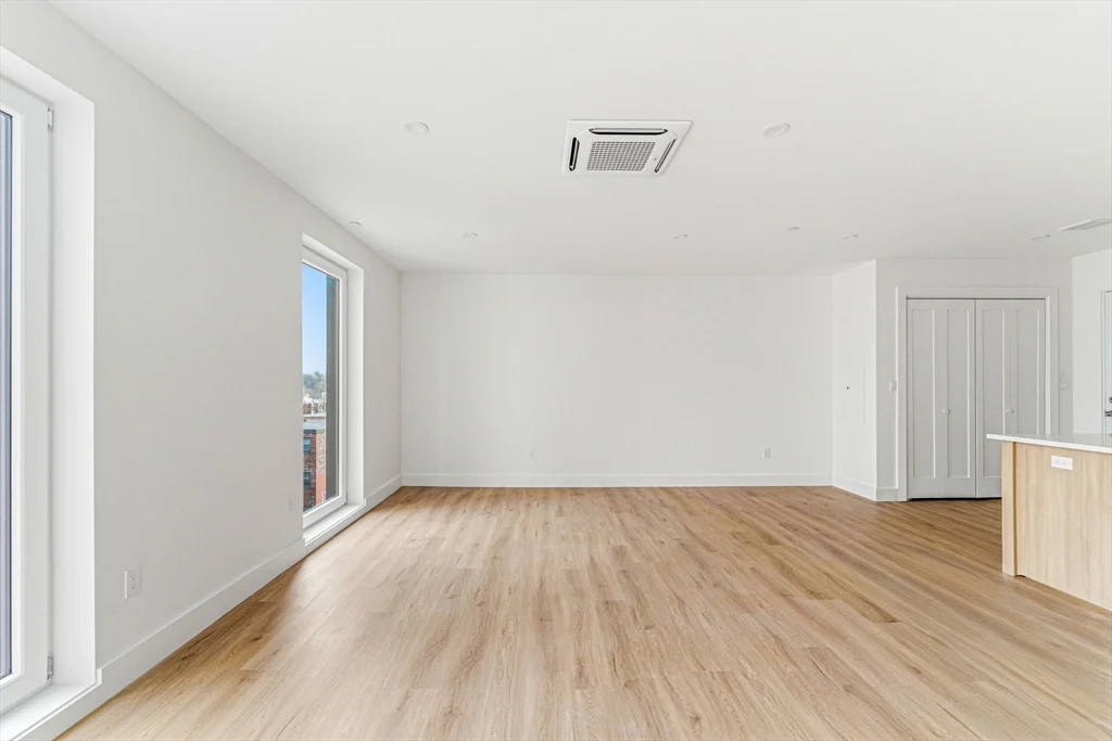 1035 Commonwealth Ave, Allston