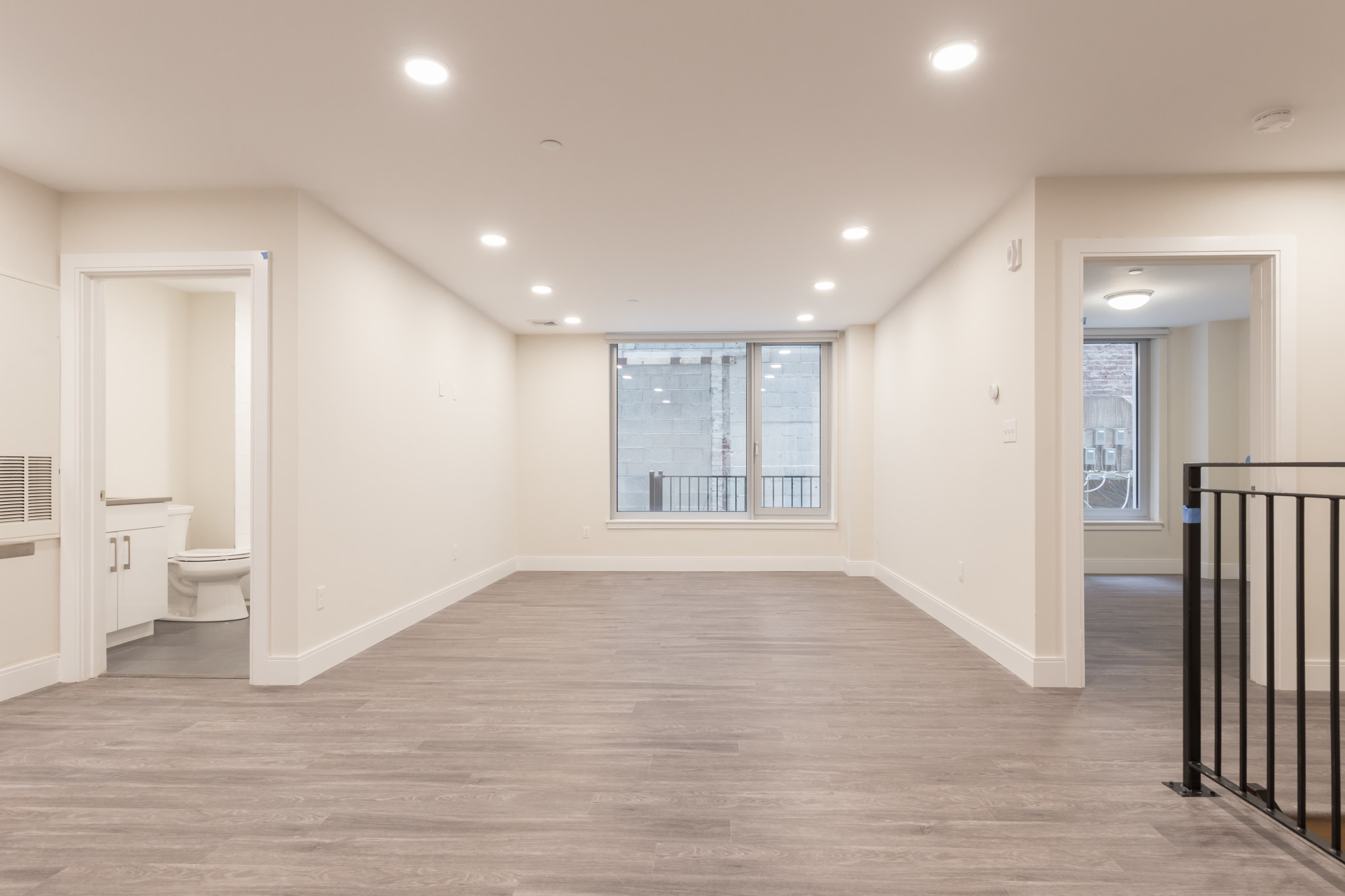 5 bed, 3 bath apartment for rent at 1065 Tremont St Unit 4, South End — photo 3 of 7