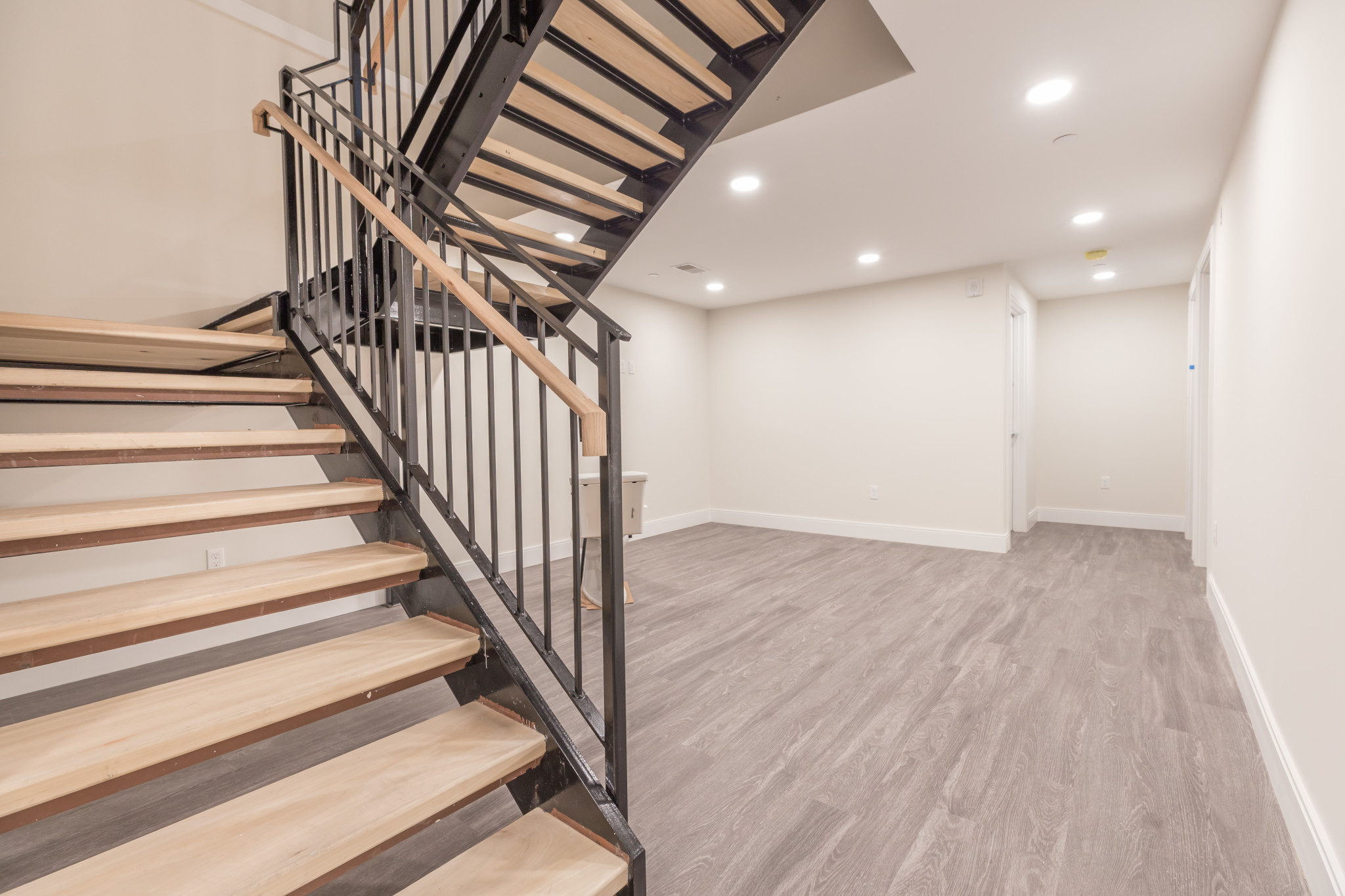 5 bed, 3 bath apartment for rent at 1065 Tremont St Unit 4, South End — photo 5 of 7