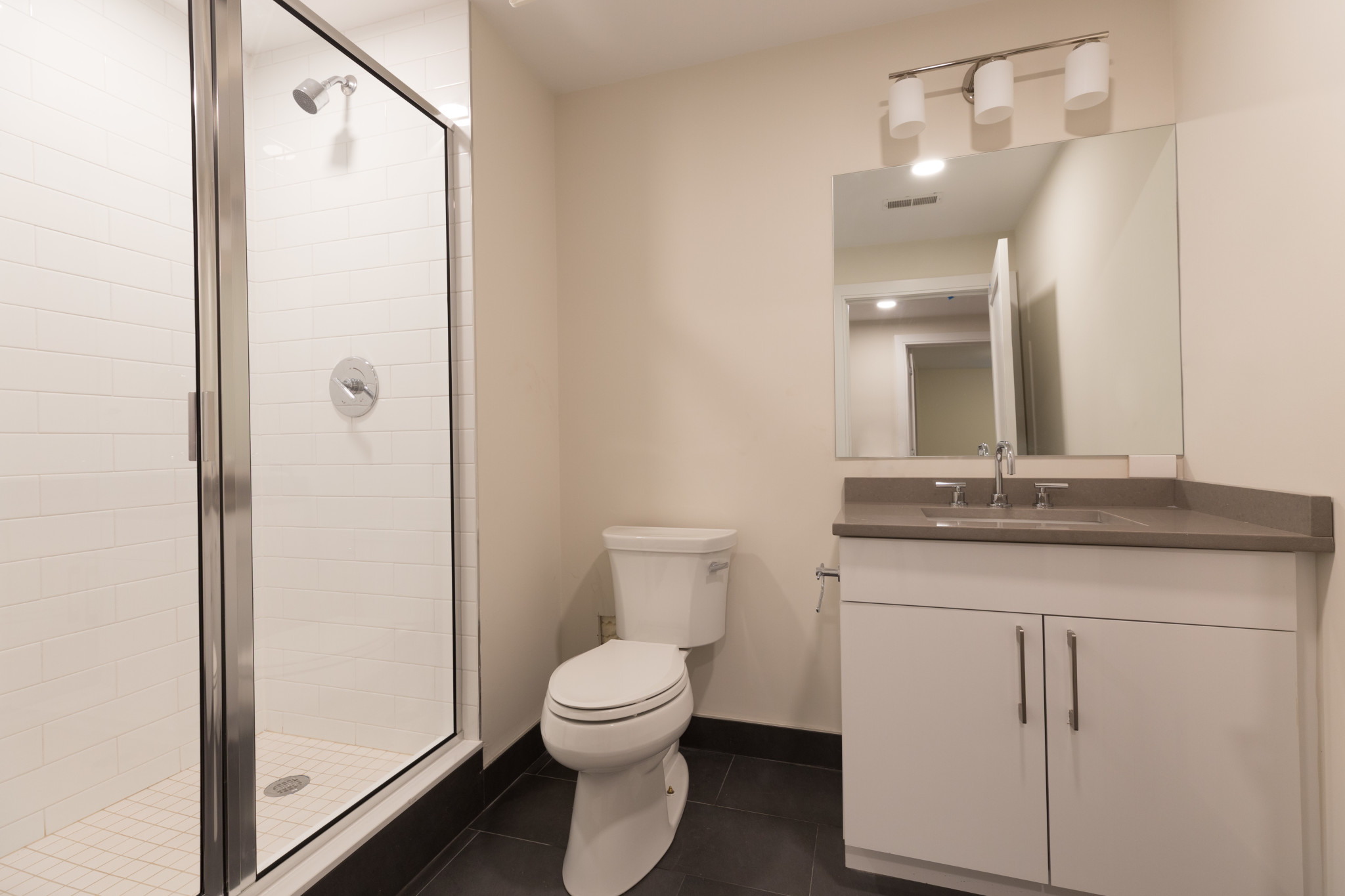 5 bed, 3 bath apartment for rent at 1065 Tremont St Unit 4, South End — photo 6 of 7