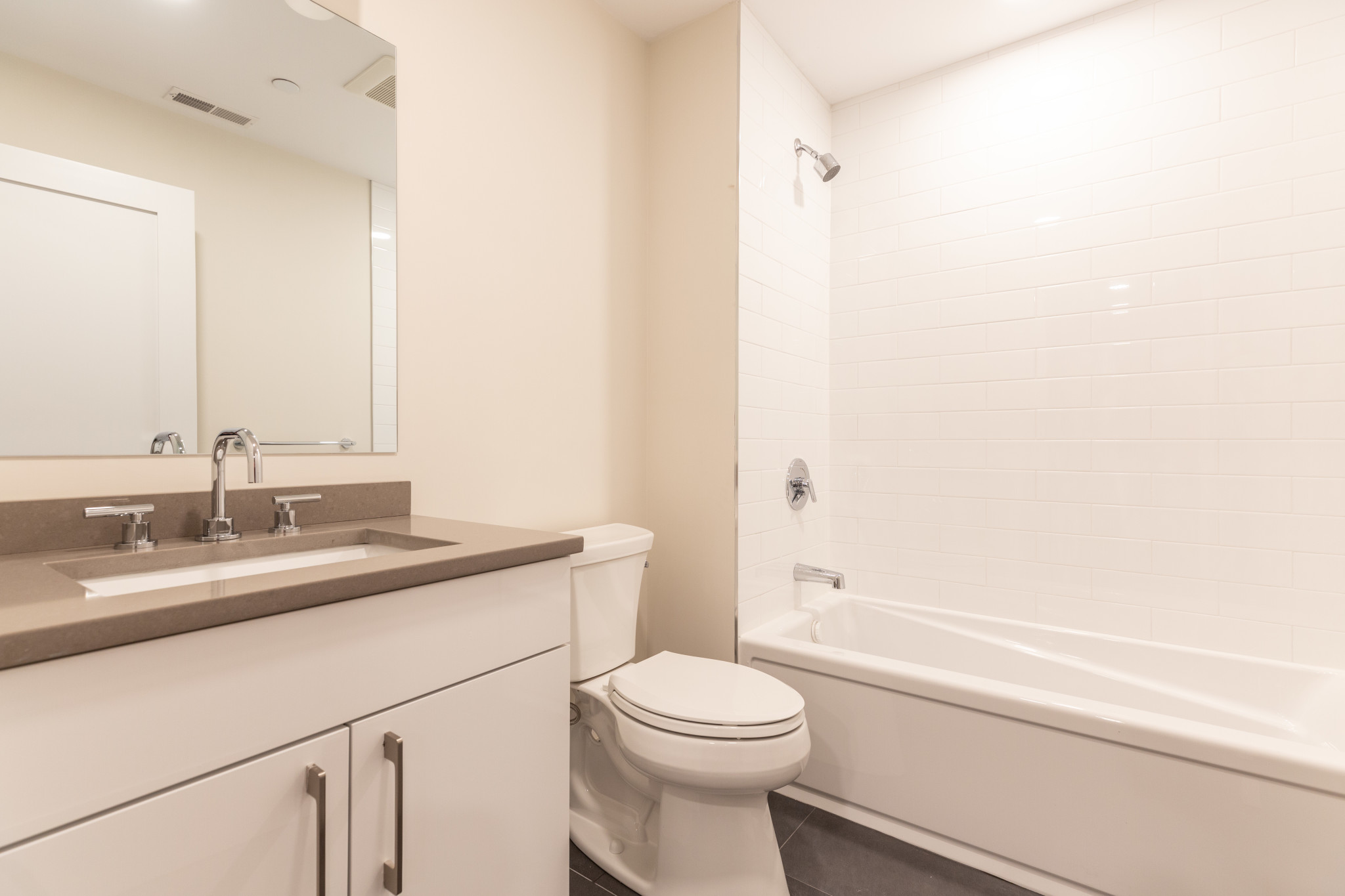 5 bed, 3 bath apartment for rent at 1065 Tremont St Unit 4, South End — photo 7 of 7