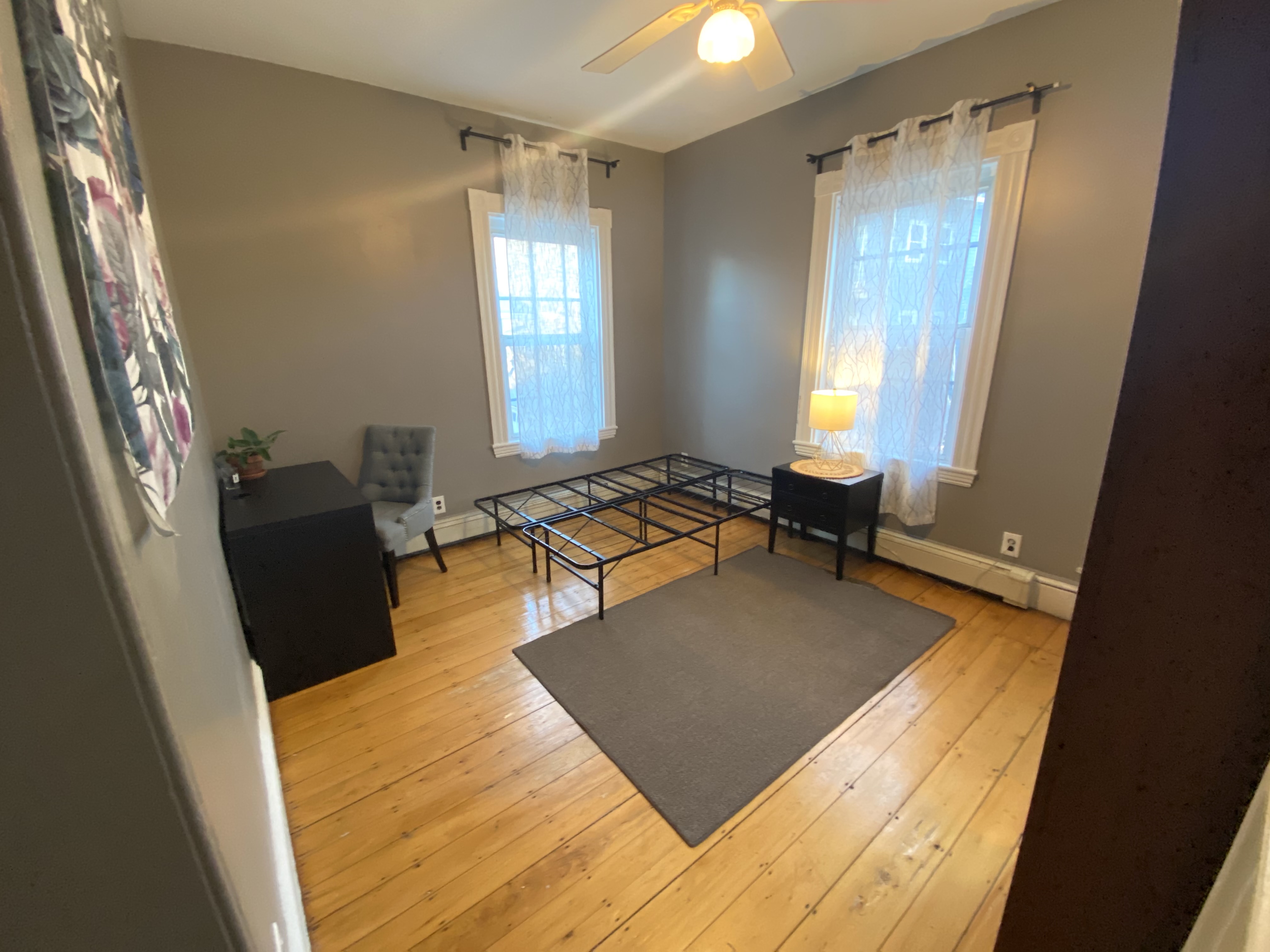 7 bed, 3 bath apartment for rent at 608 Cambridge St Unit 1, Allston — photo 4 of 9