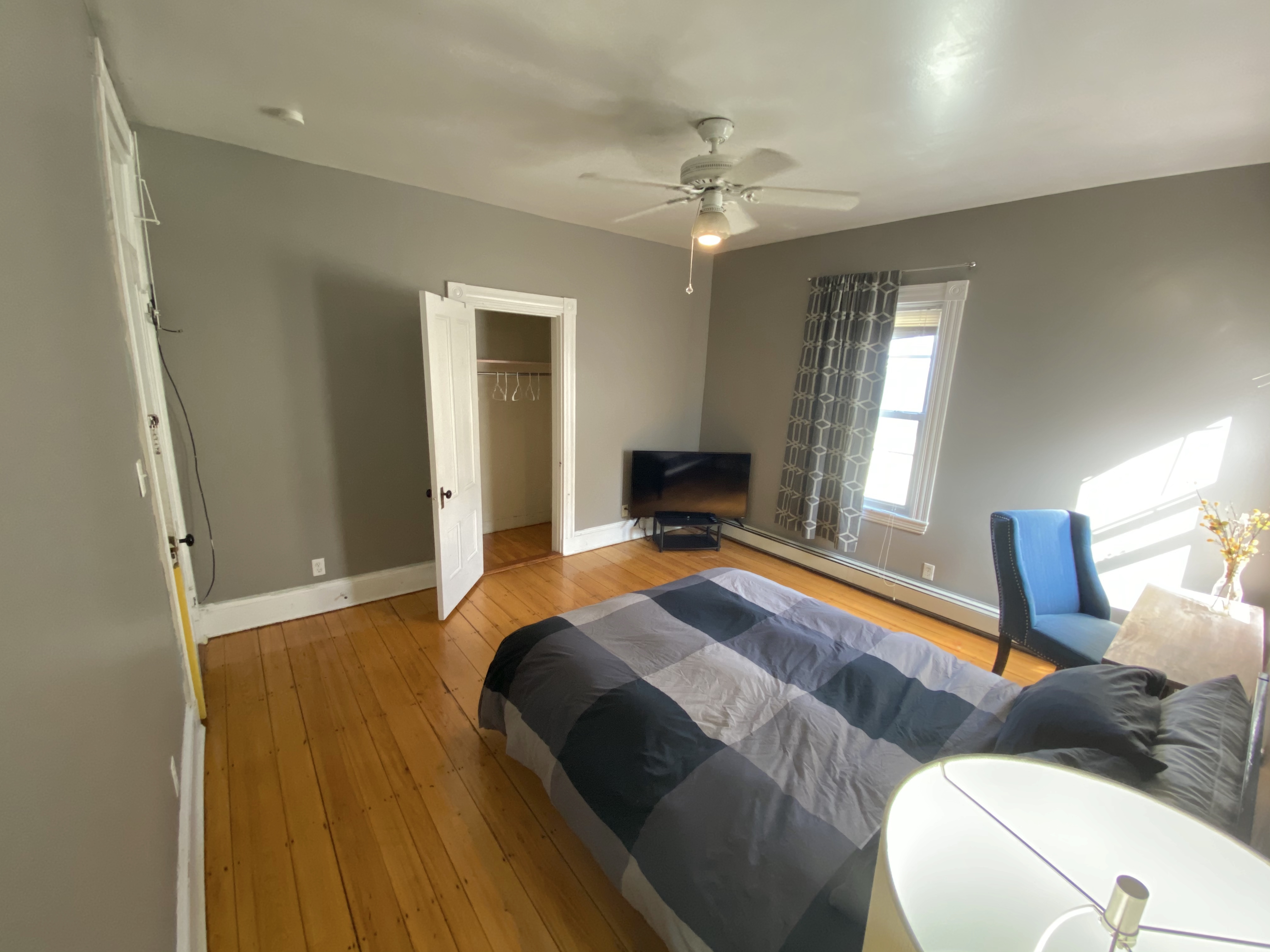 7 bed, 3 bath apartment for rent at 608 Cambridge St Unit 1, Allston — photo 8 of 9