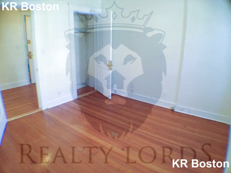 1 bed, 1 bath apartment for rent at 518 Cambridge St Unit 4A, Allston — photo 2 of 3