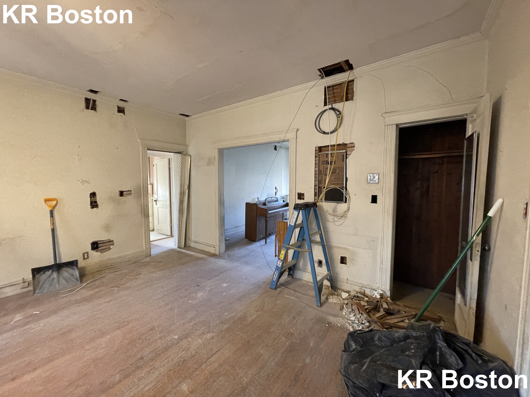 2.5 bed, 1 bath apartment for rent at 14 Alton Pl Unit 4, Brookline Village — photo 2 of 2