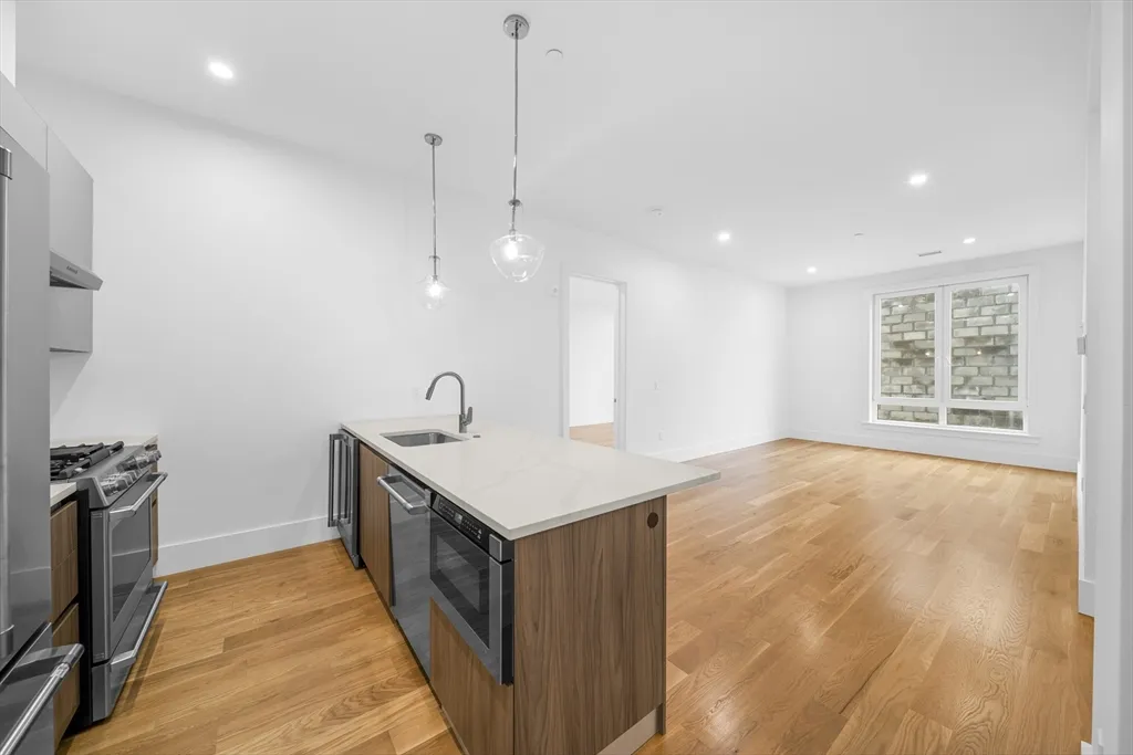 218 Old Colony Ave, South Boston