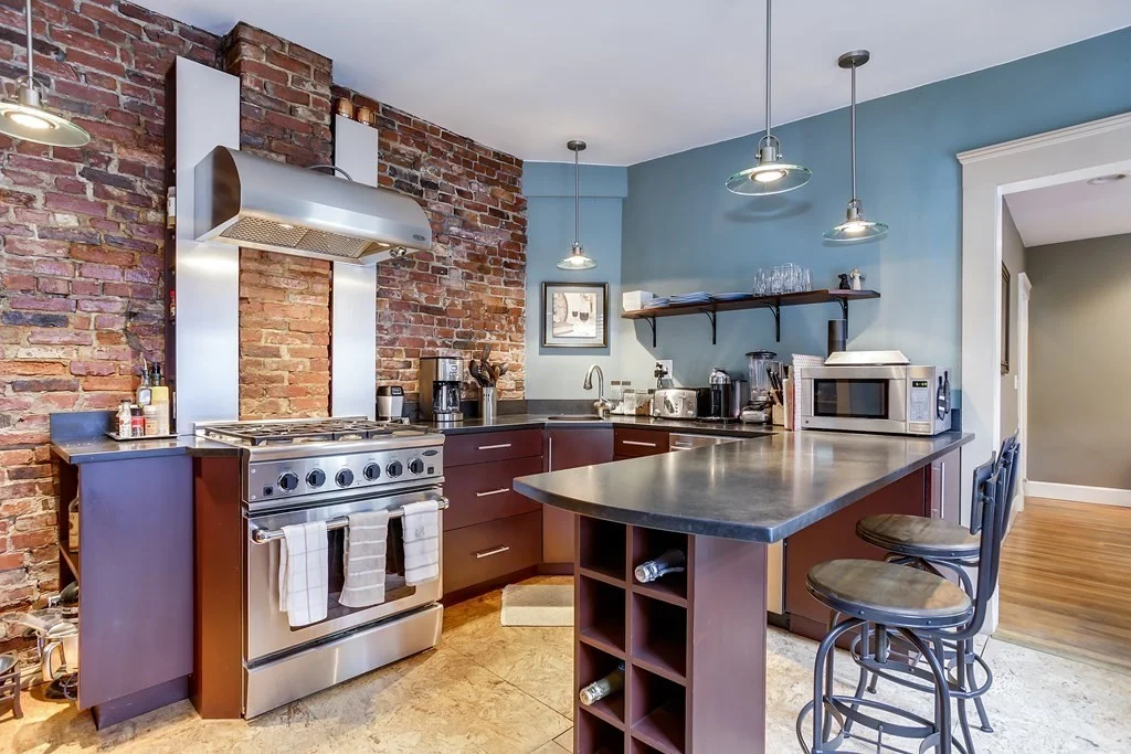 458 E 7th St, South Boston