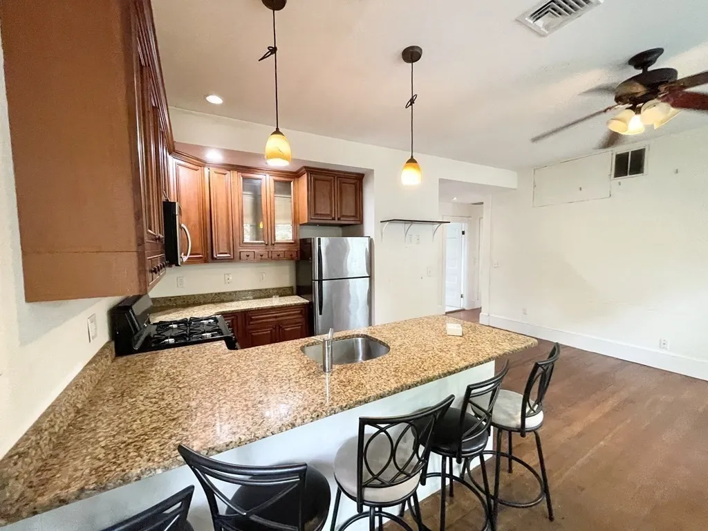 112 Hillside St, Mission Hill