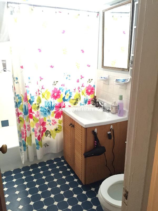 282 Newbury St, Back Bay