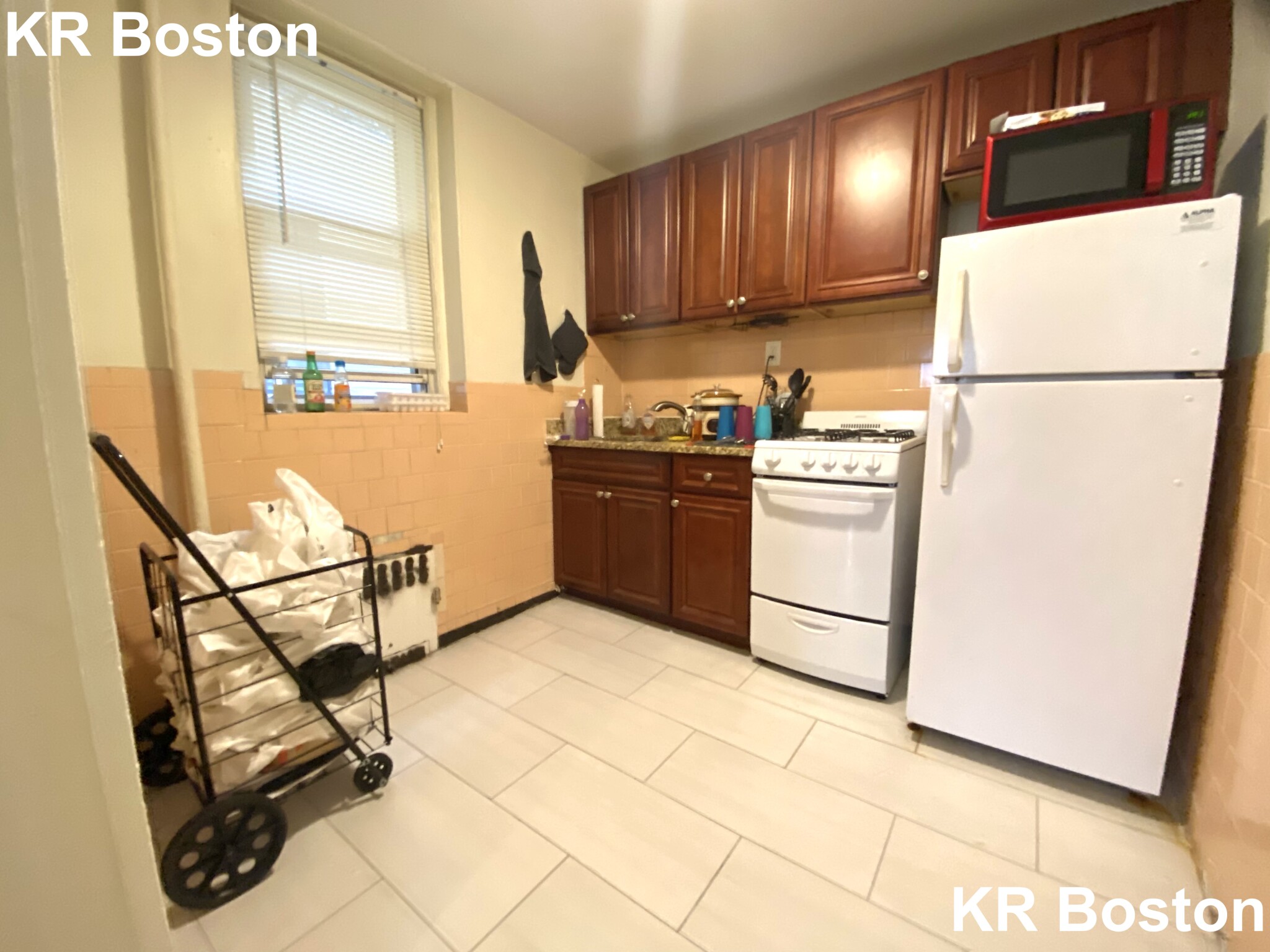 Studio bed, 1 bath apartment for rent at 107 Gordon St Unit 5, Brighton — photo 2 of 3