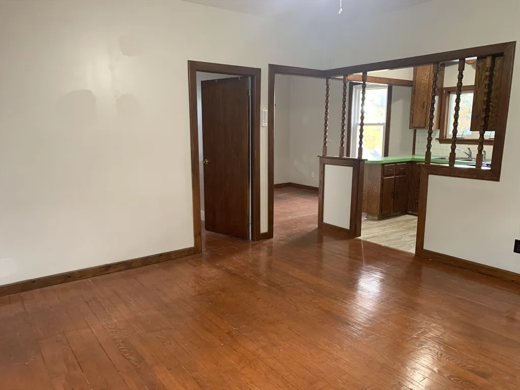 347 Lawton St, Fall River