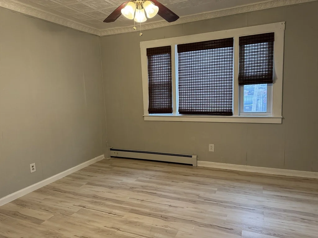 409 Moody St, Lowell