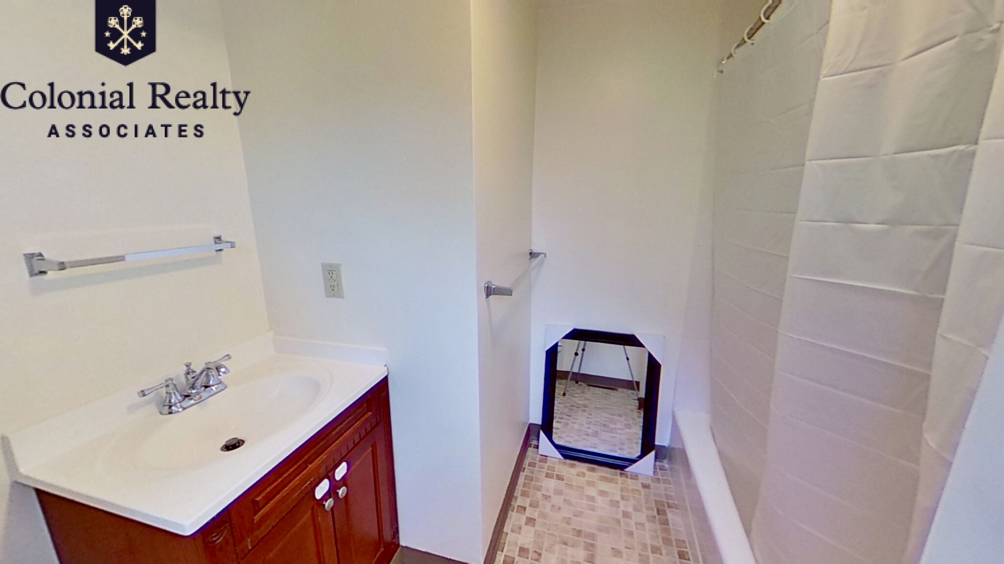 8 Hearn St, East Watertown