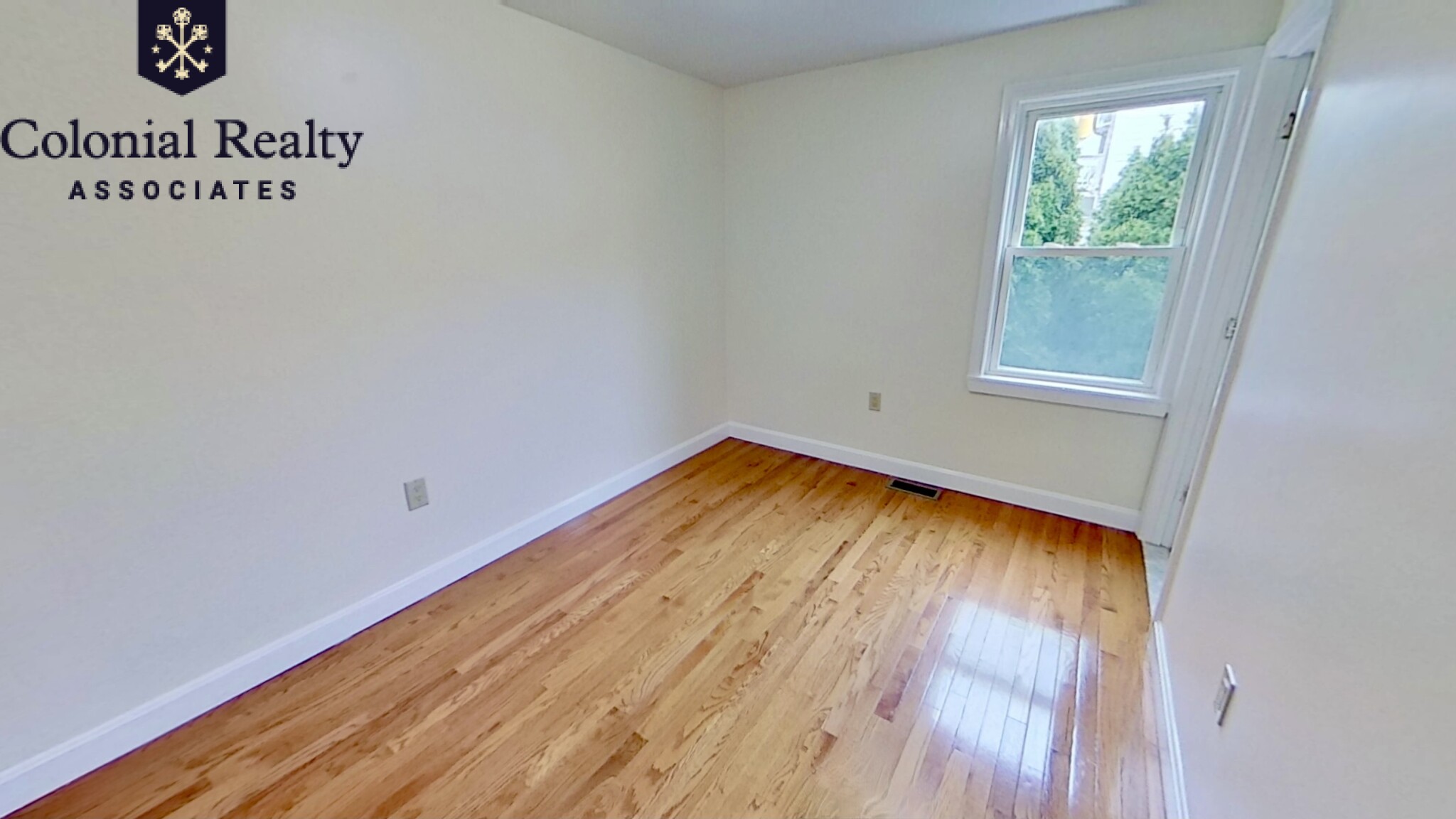 8 Hearn St, East Watertown