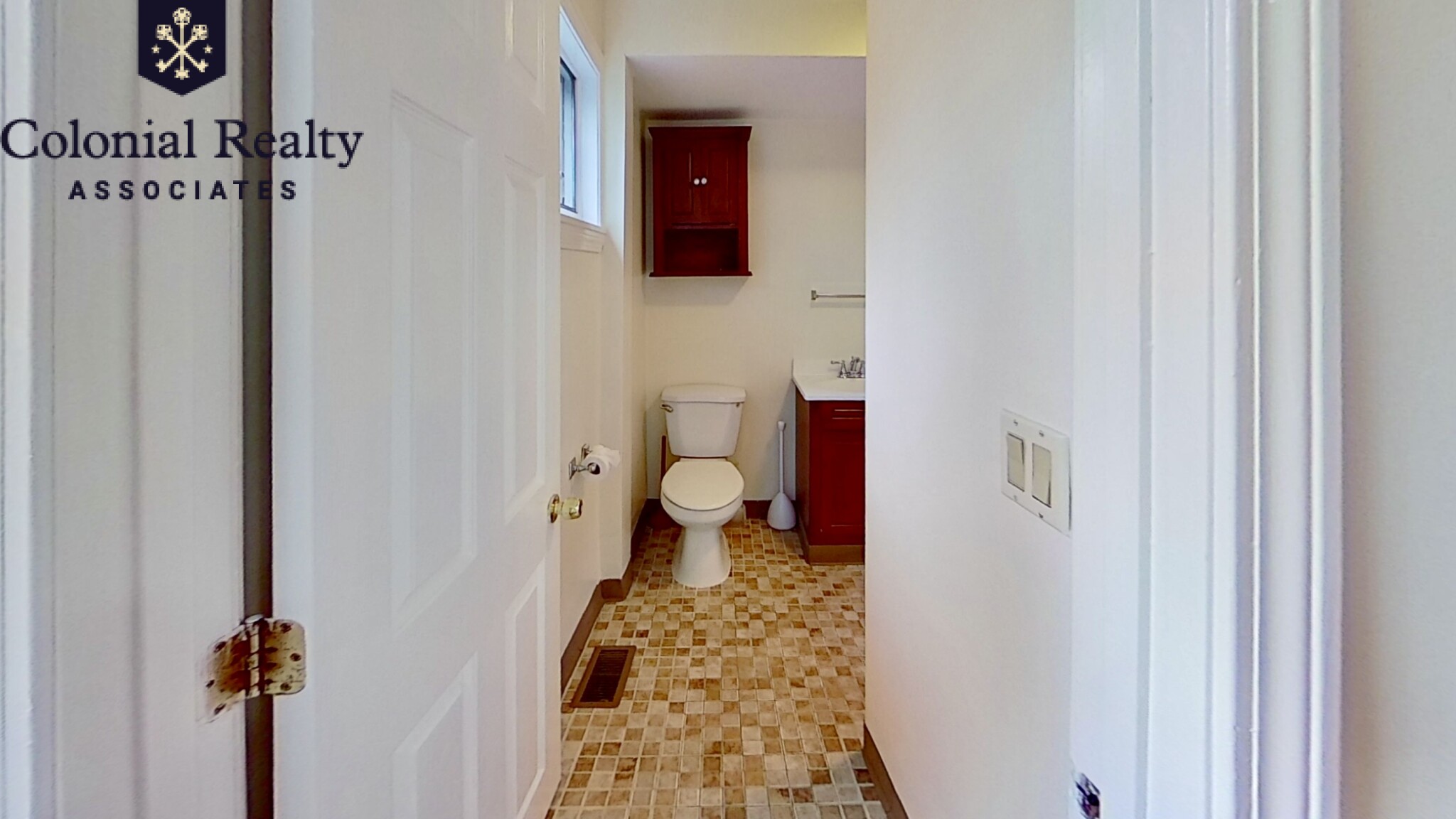 8 Hearn St, East Watertown