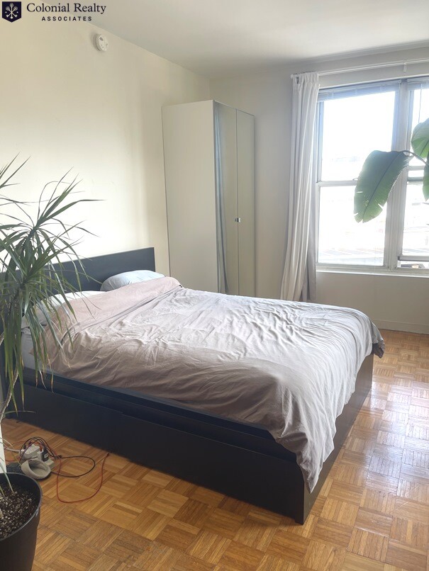 57 Brookline Ave, Fenway