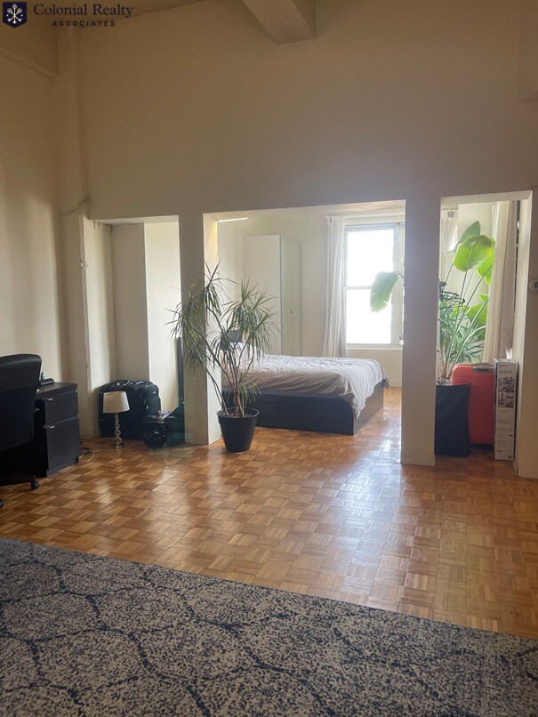 57 Brookline Ave, Fenway