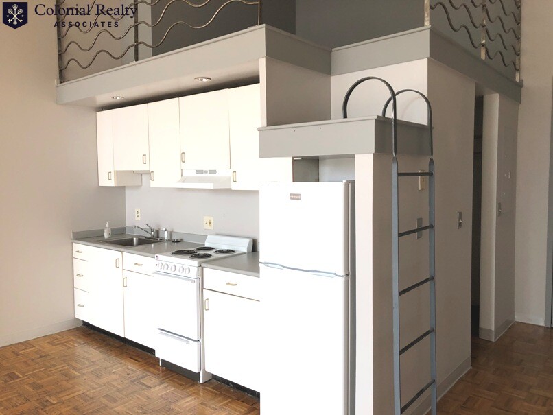 57 Brookline Ave, Fenway