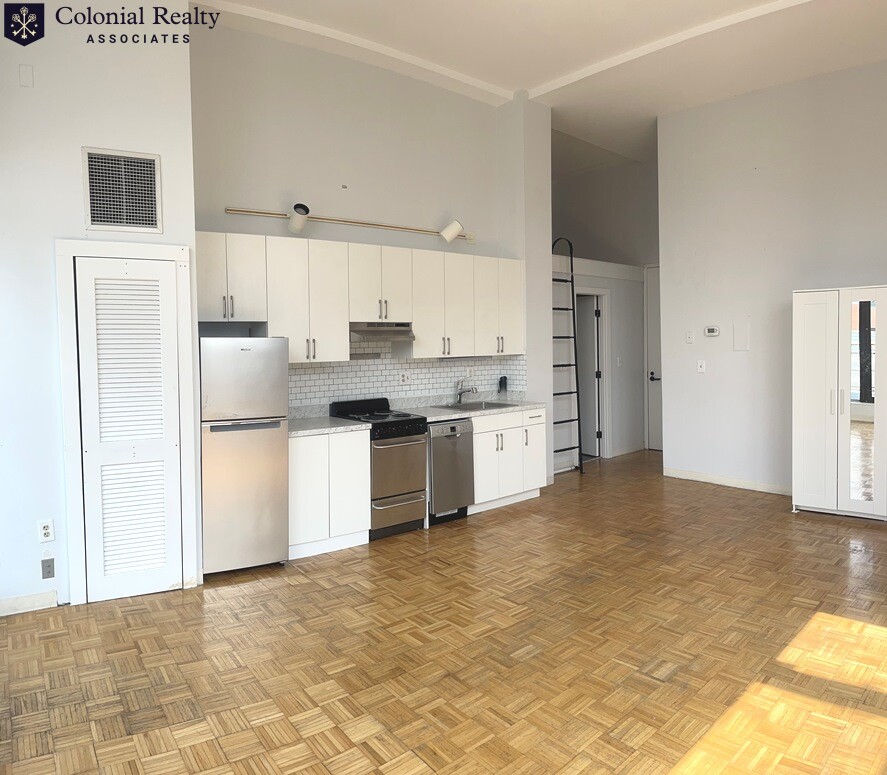 63 Brookline Ave, Fenway