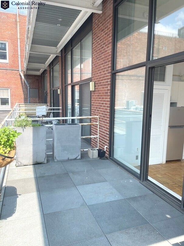 63 Brookline Ave, Fenway