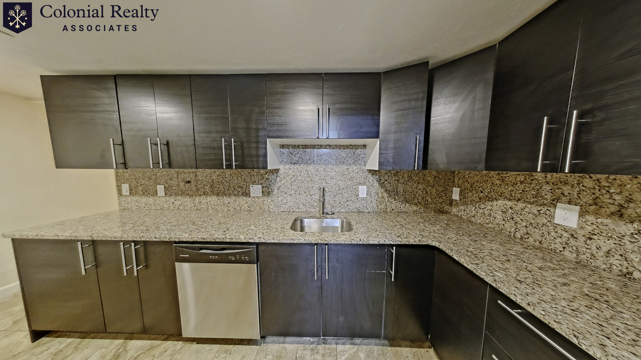 73 Thatcher St, North Brookline