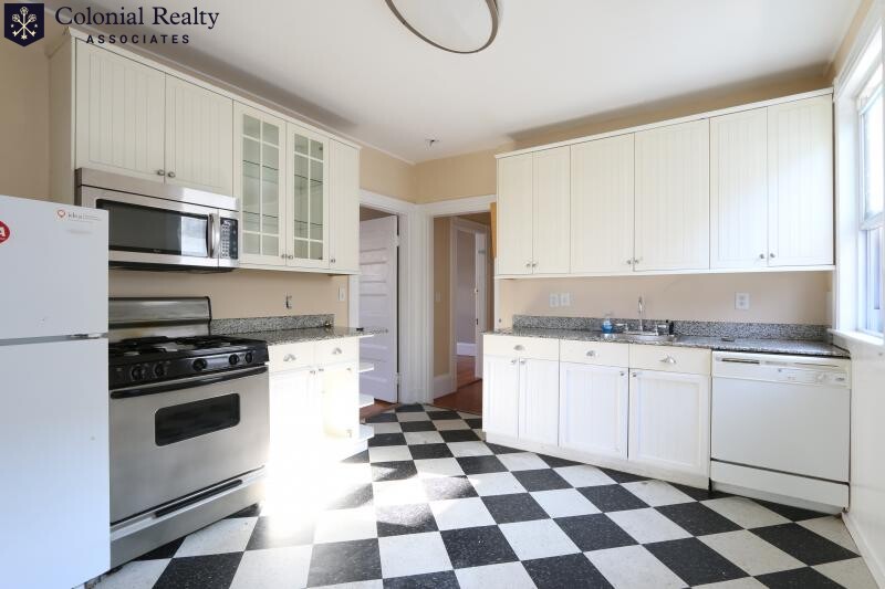 5 Parker Hill Ter, Mission Hill