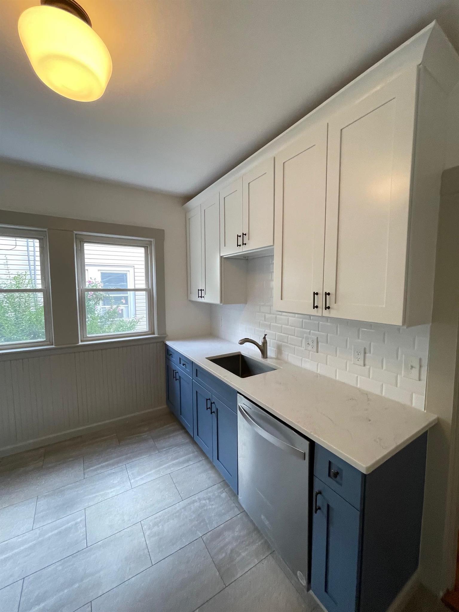 11 Benton Rd, South Medford