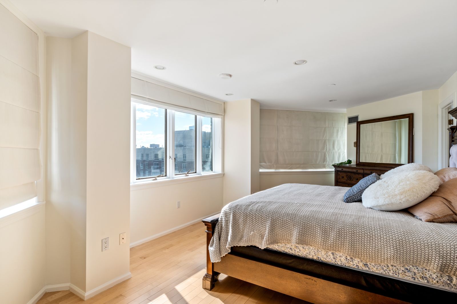 10 Rogers St, East Cambridge