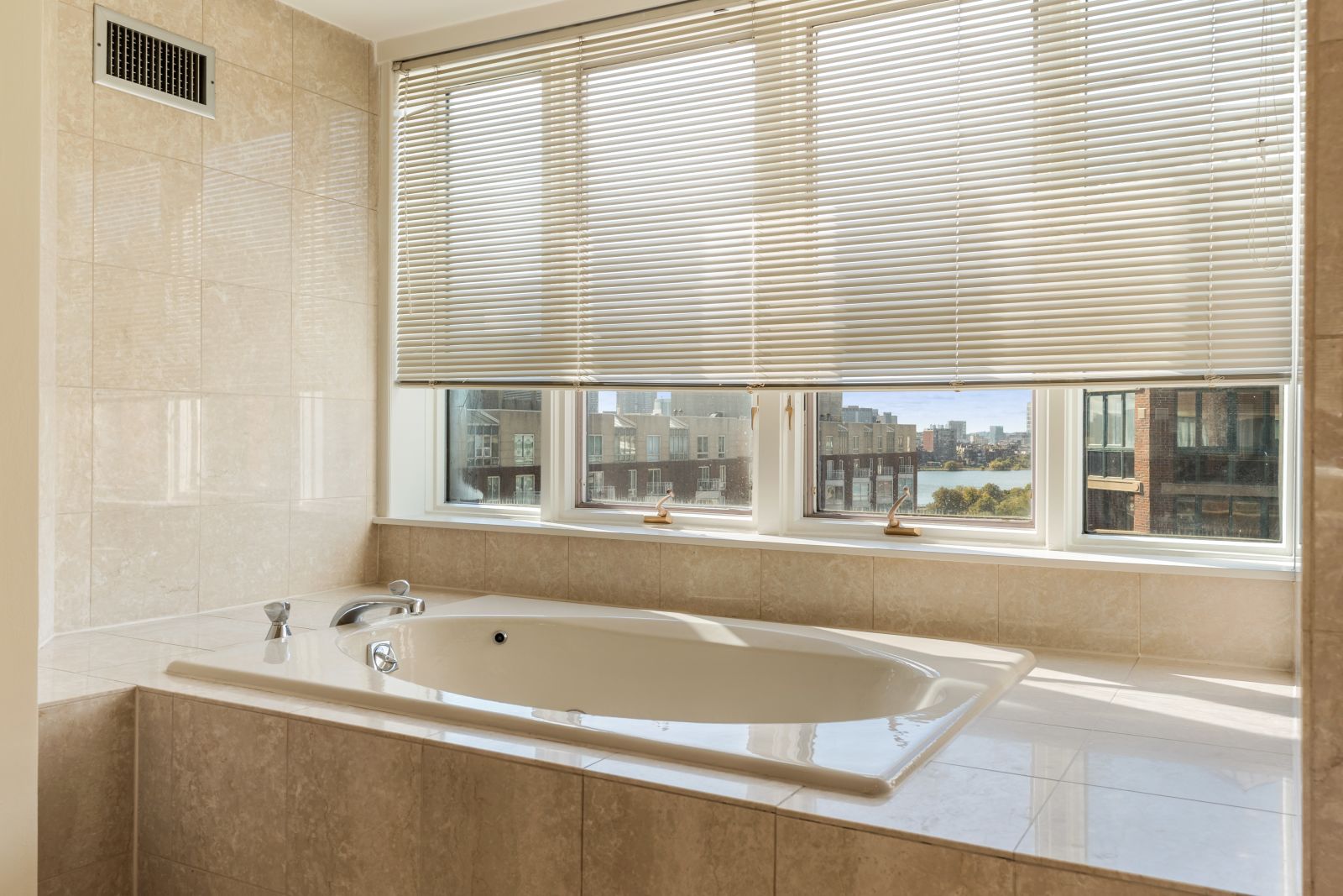 10 Rogers St, East Cambridge