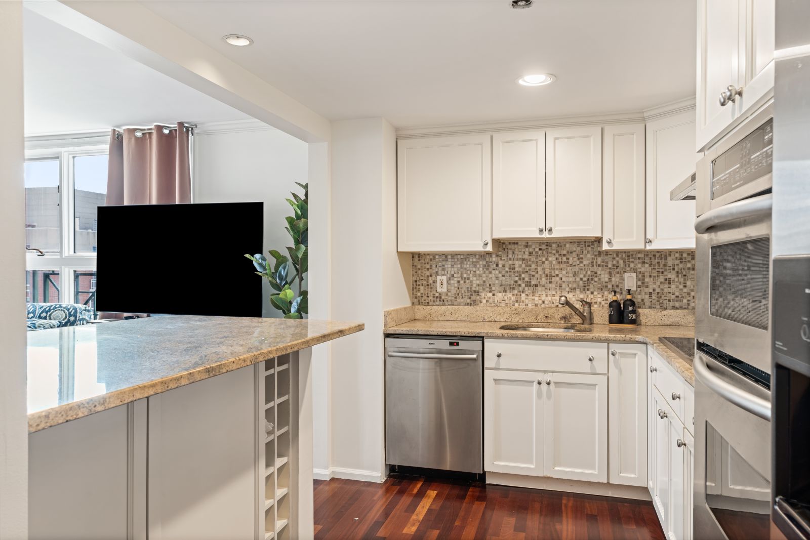 10 Rogers St, East Cambridge