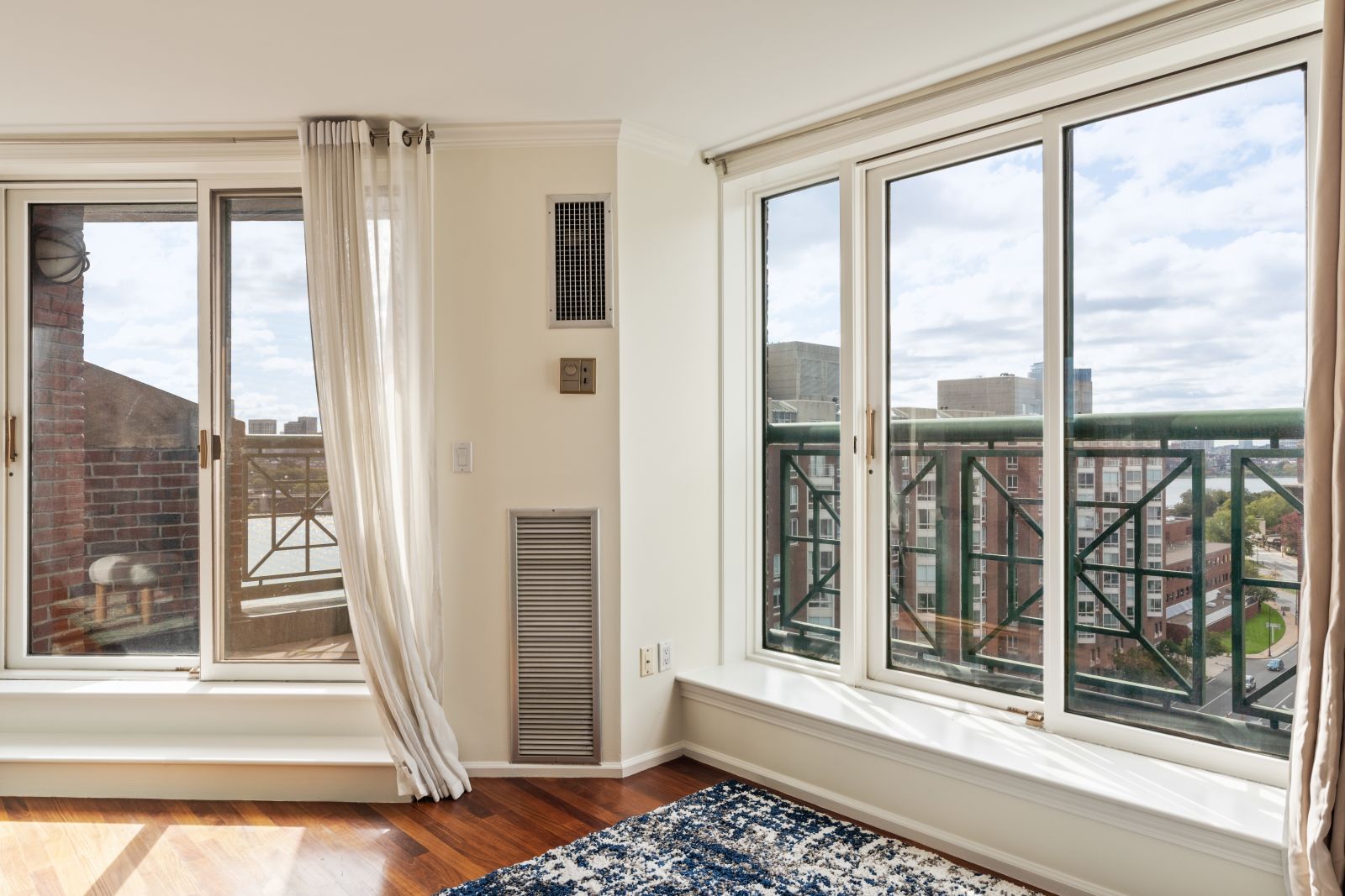 10 Rogers St, East Cambridge