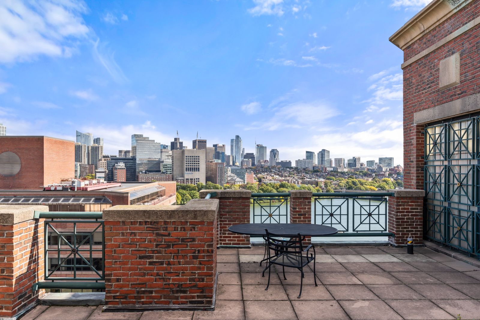 10 Rogers St, East Cambridge