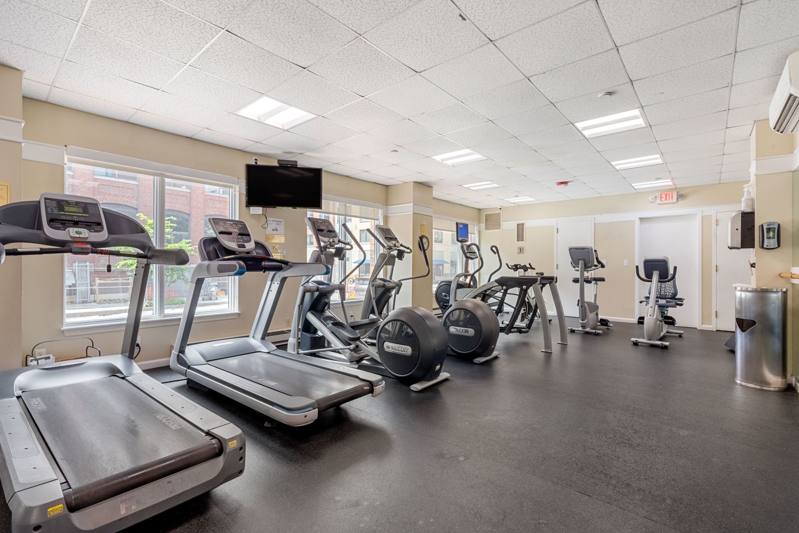 10 Rogers St, East Cambridge