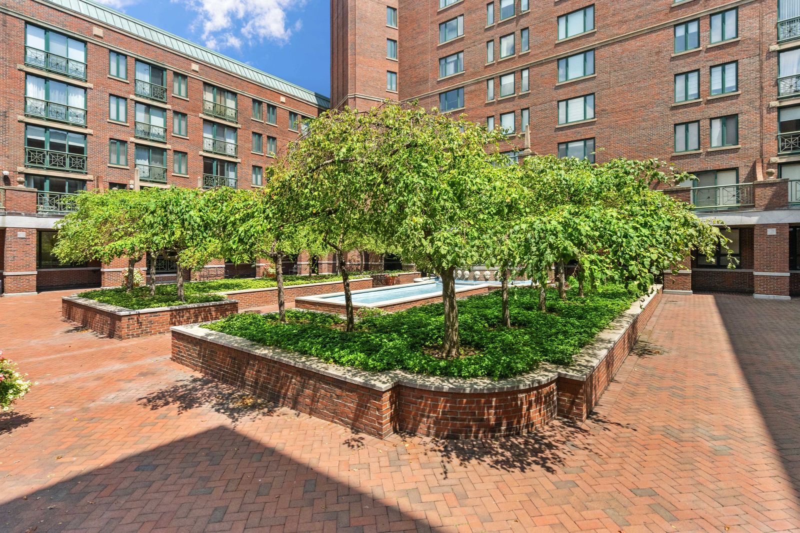 10 Rogers St, East Cambridge