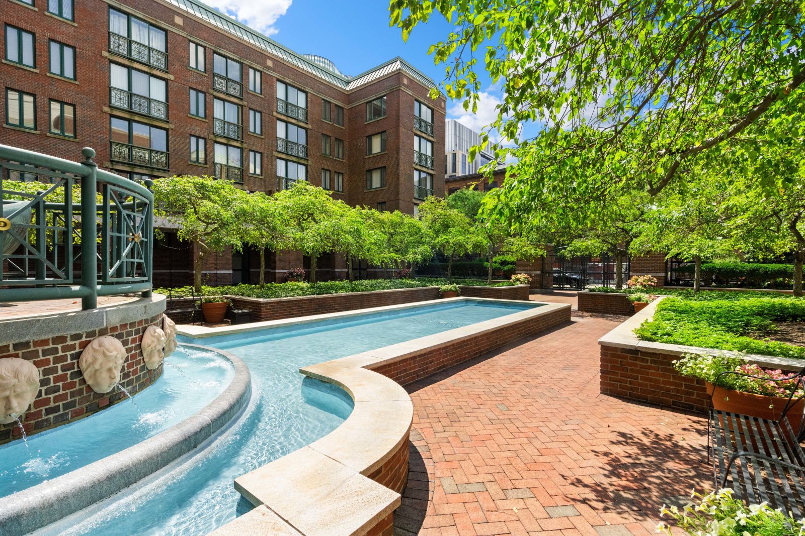 10 Rogers St, East Cambridge