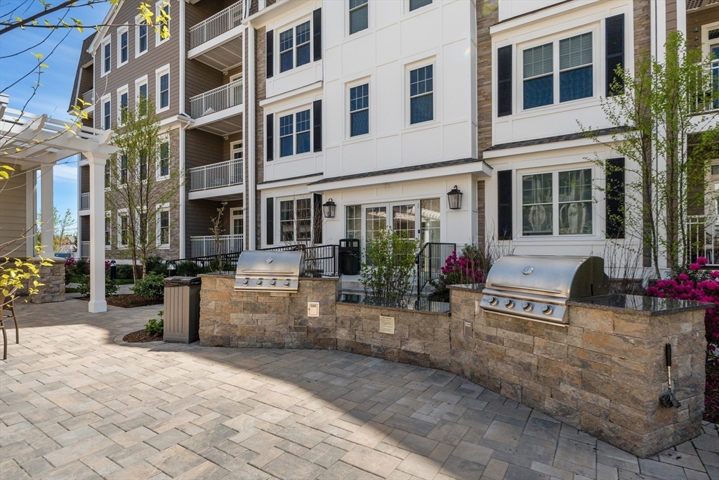 320 Middlesex Ave, Medford