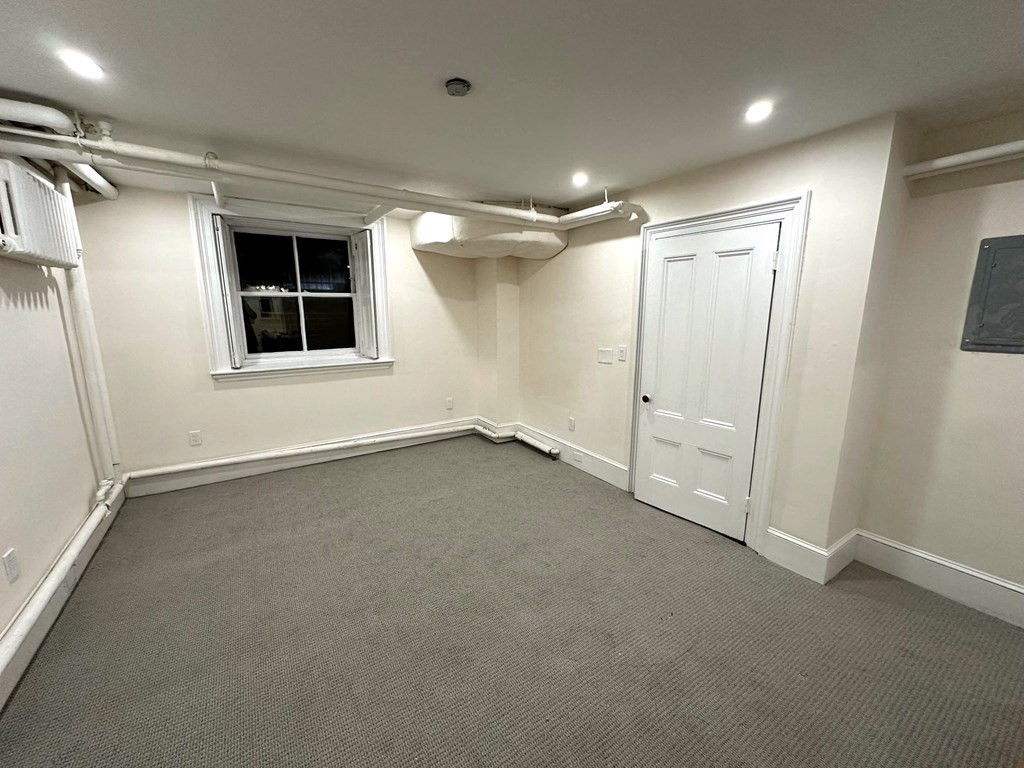 Studio bed, 1 bath apartment for rent at 107 Beacon Unit 1, Back Bay — photo 6 of 8