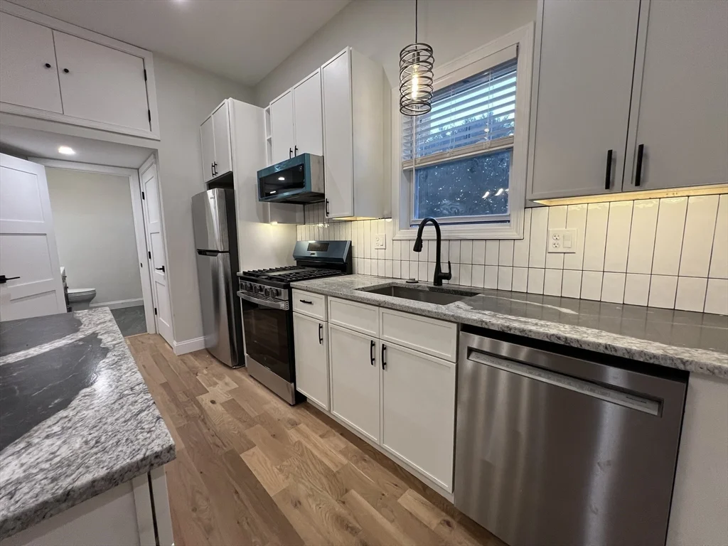 16 Harriet St, Brighton