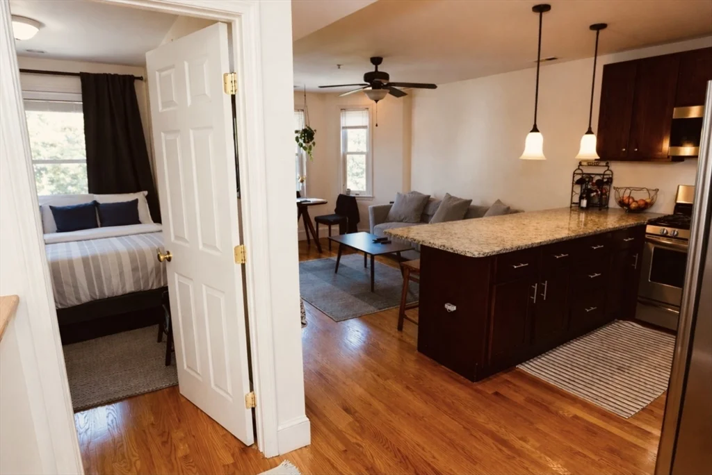 21 Highland Park Ave, Roxbury