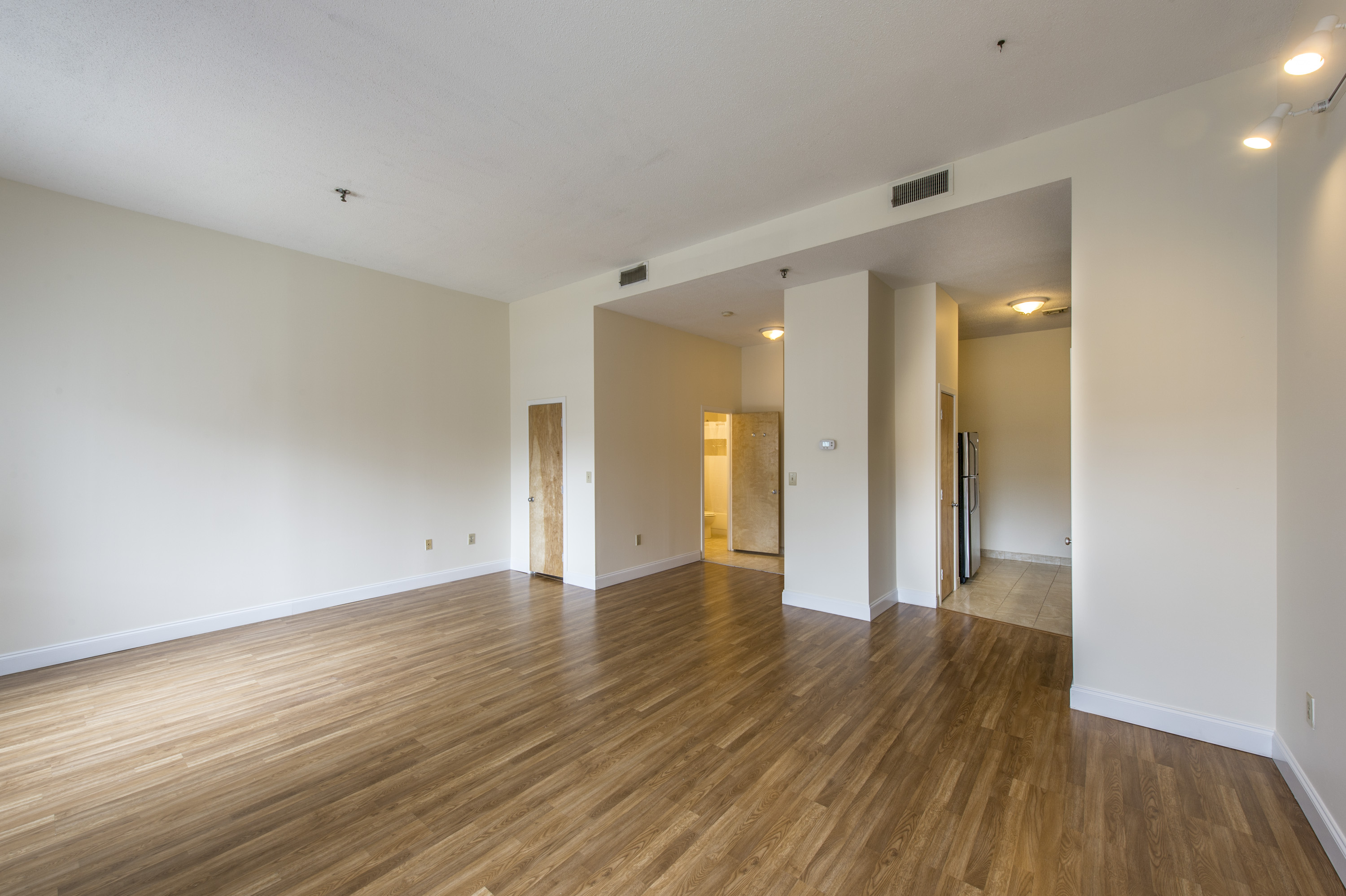 2 bed, 2 bath apartment for rent at 1079 Commonwealth Ave Unit 427, Allston — photo 2 of 13