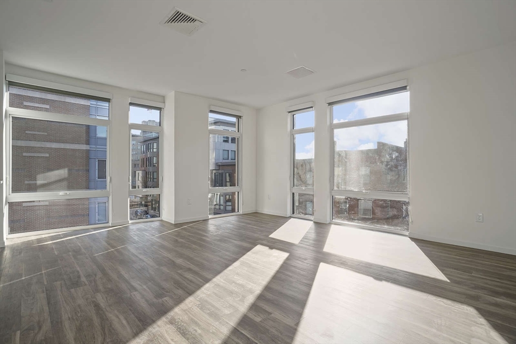 839 Beacon St, Fenway