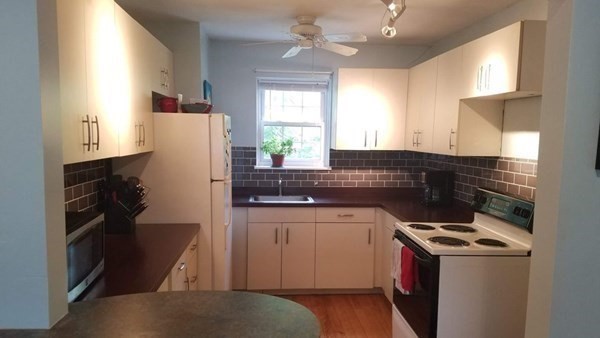 1 bed, 1 bath apartment for rent at 108 Maple St Unit 4, Malden