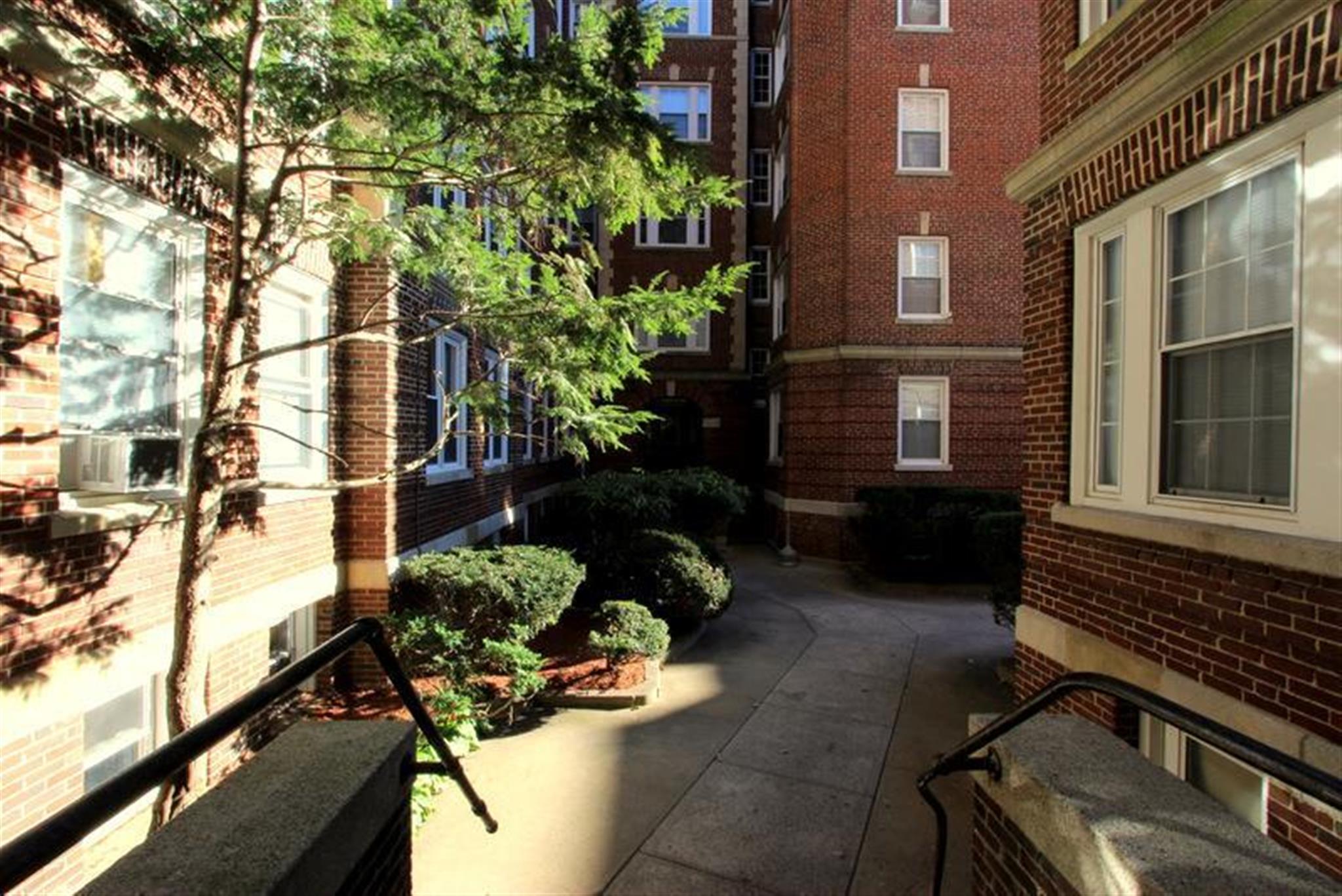1.5 bed, 1 bath apartment for rent at 7 Craigie Cir Unit 23, Harvard Square — photo 16 of 19