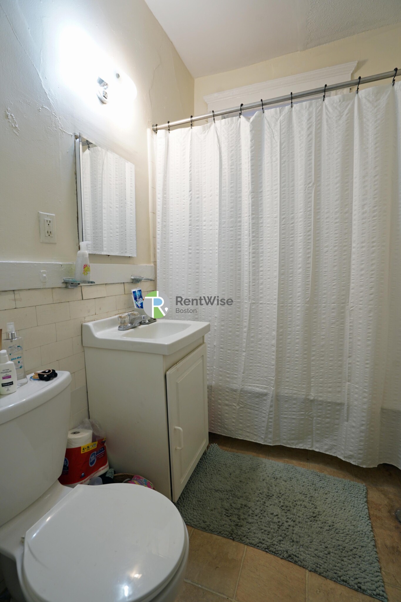 1144 Commonwealth Ave, North Brookline