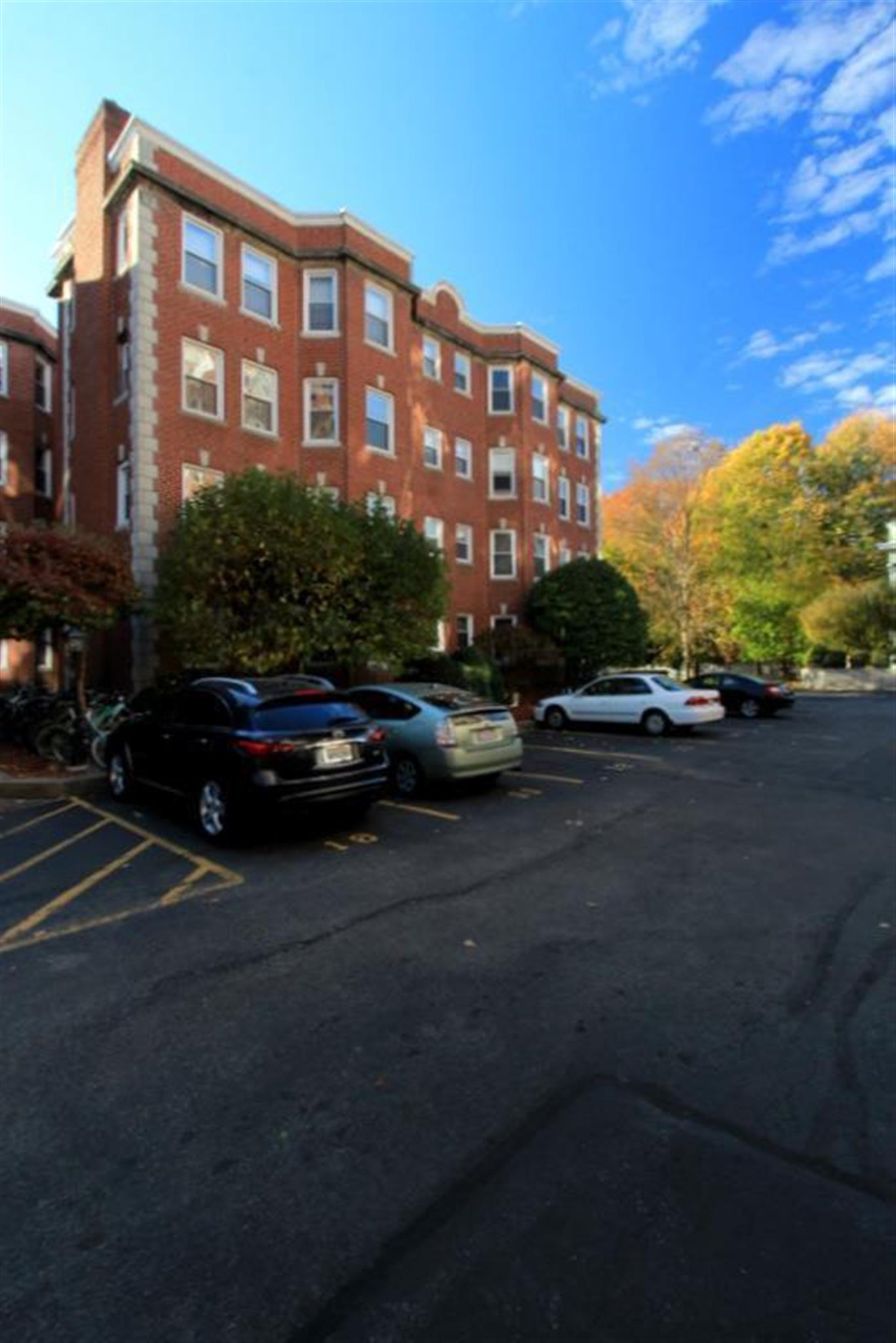 2.5 bed, 1 bath apartment for rent at 6 Craigie Cir Unit 2, Harvard Square — photo 13 of 18