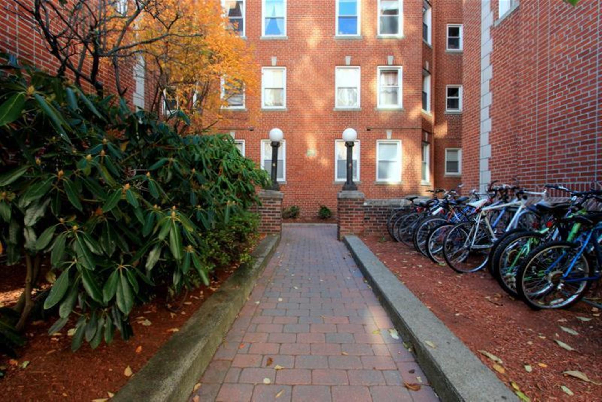 2.5 bed, 1 bath apartment for rent at 6 Craigie Cir Unit 2, Harvard Square — photo 18 of 18