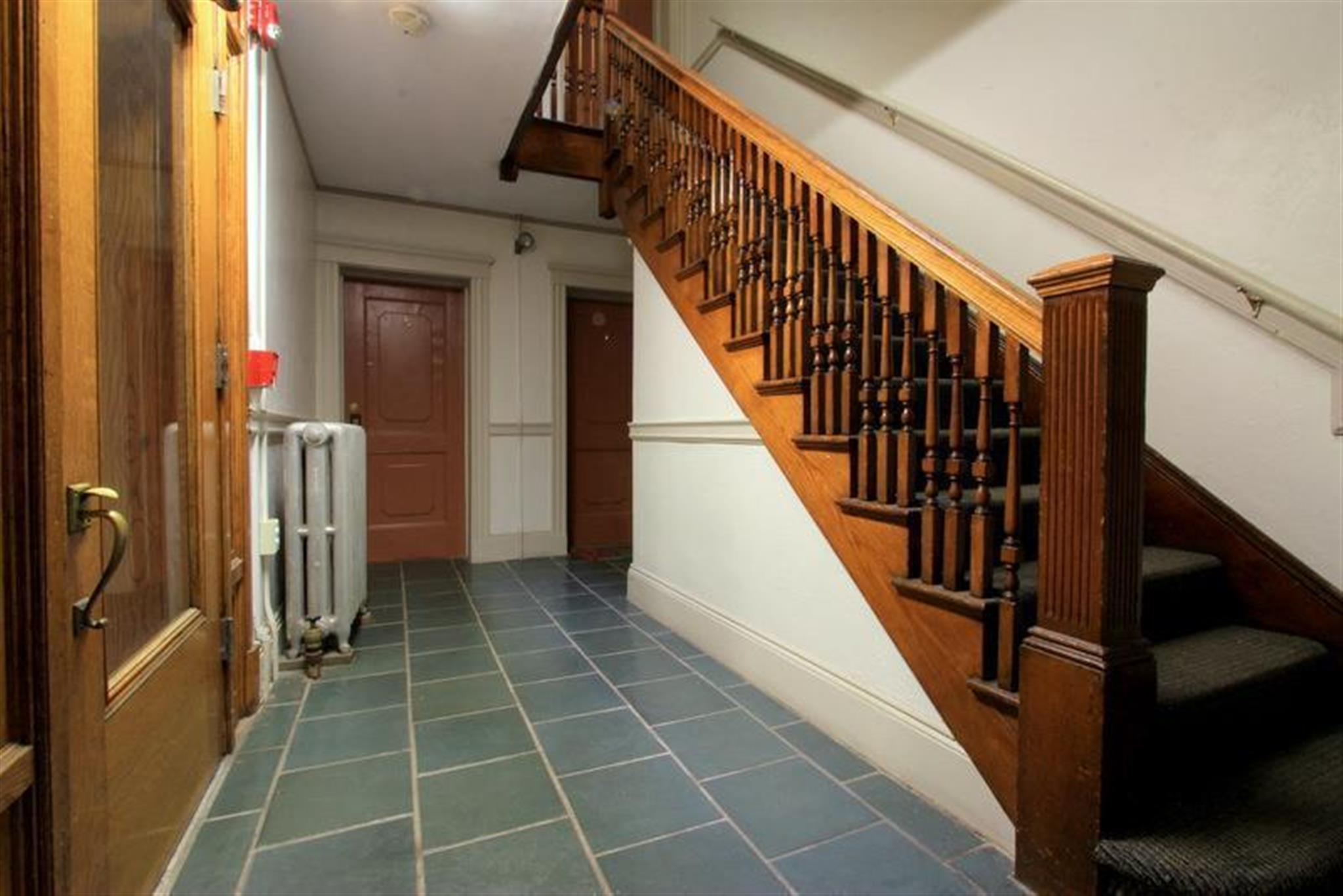 2.5 bed, 1 bath apartment for rent at 6 Craigie Cir Unit 2, Harvard Square — photo 15 of 18